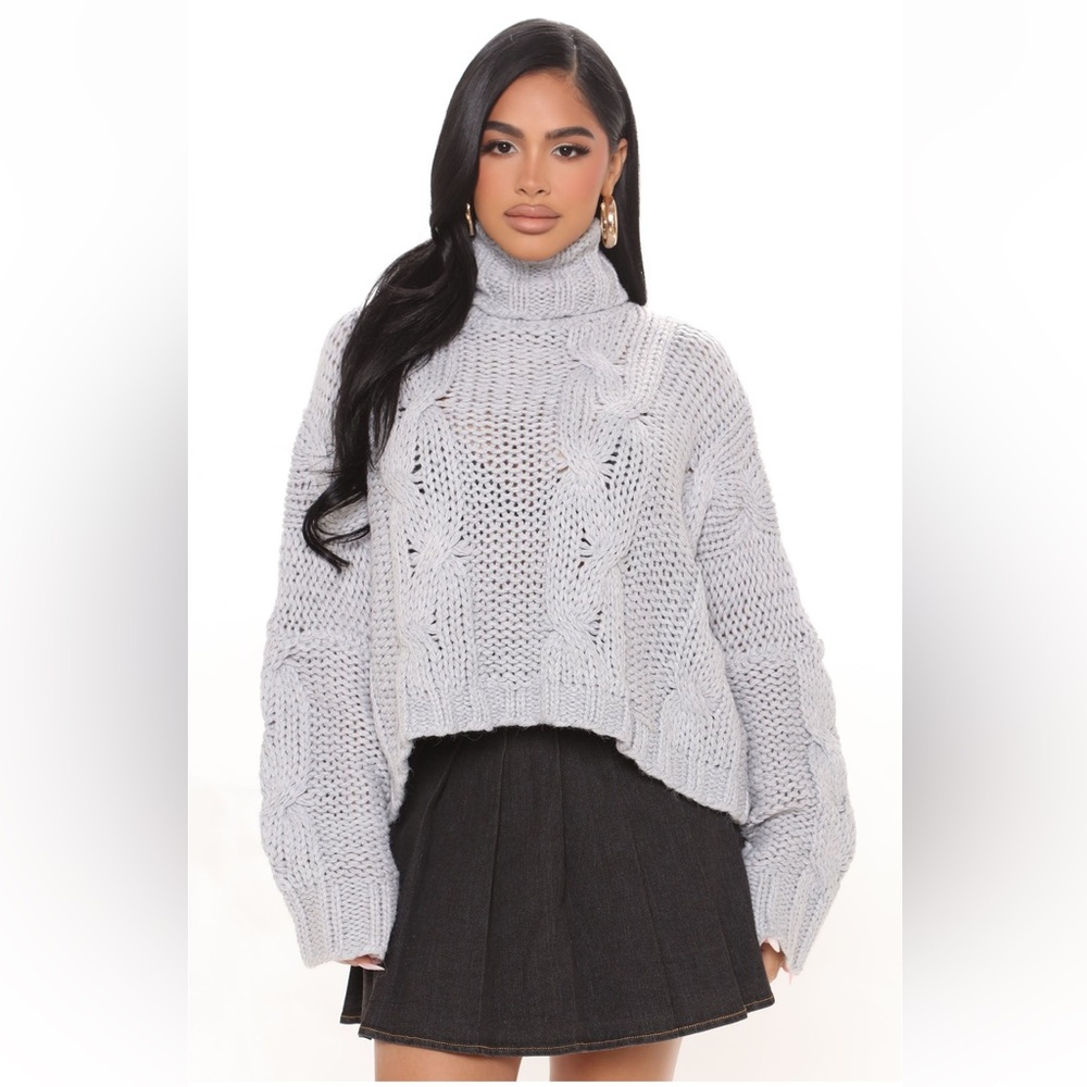 HYFVE Grey chunky cable knit cropped turtle neck sweater in medium